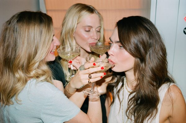 ALL THINGS DRINKS - Della Vite Delevingne Sisters