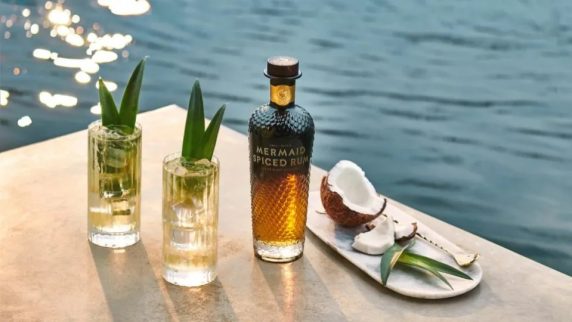 ALL THINGS DRINKS - Mermaid Spiced Rum Tropical Vibe