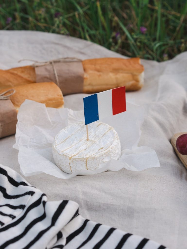 ALL THINGS DRINKS - Camembert Cheese & chardonnay