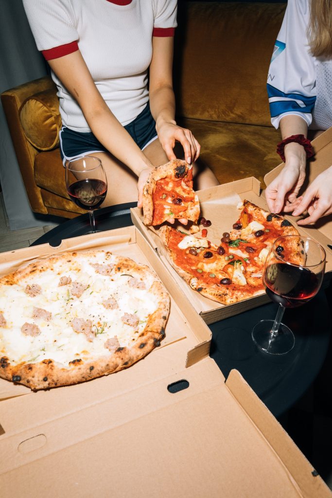 ALL THINGS DRINKS - Pizza & Wines -pexels-koolshooters